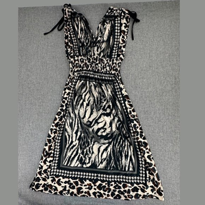 Neelam‎ Dress Small 100% polyester Stretch Elastic Waist Low V-Neckline